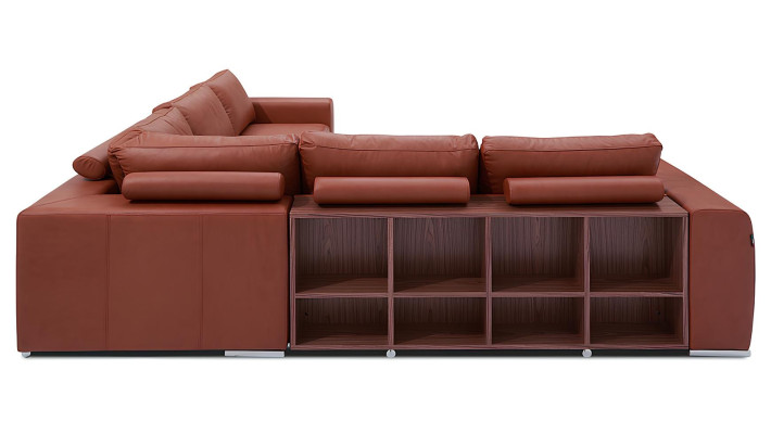 Verhoiltu kulmasohva erillisellä hyllyllä