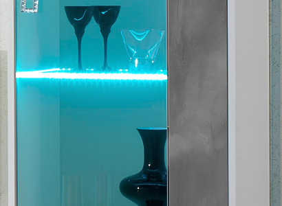 Moderni ja ylellinen lasivitriini