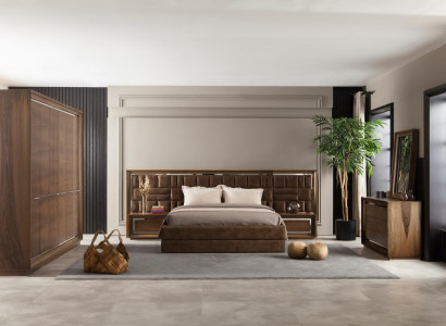 Täydellinen makuuhuoneen kalustesarja, jossa on kaappi, yöpöydät ja sänky 5 osassa.