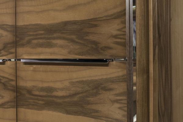 Luksuskaappi, 277 cm, 6 ovea ja suuri säilytystila