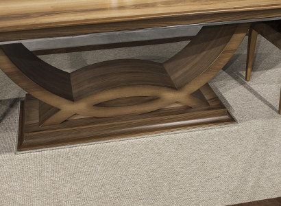 Sohvapöytä pylväillä