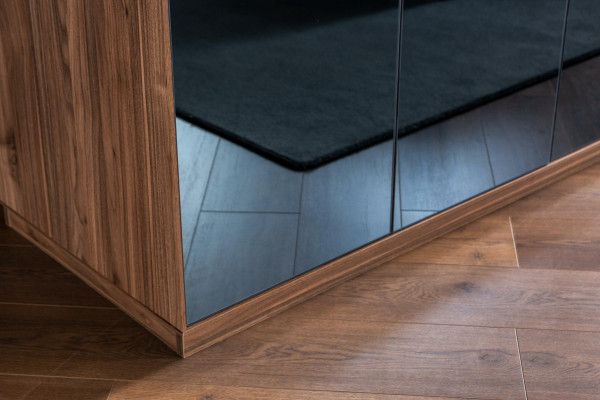 Makuuhuoneen kaappi 265 cm