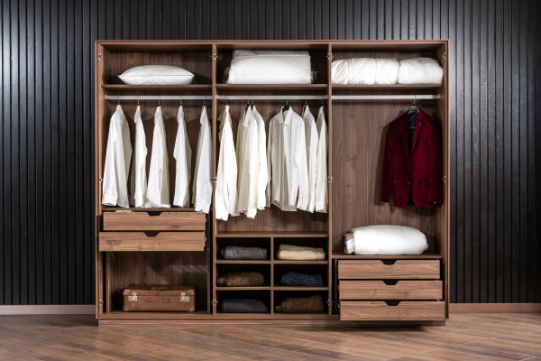 Makuuhuoneen kaappi 265 cm