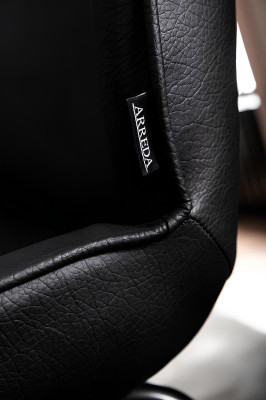 Ylellinen ruokailuryhmä, pöytä 4 kpl taitettavia tuoleja