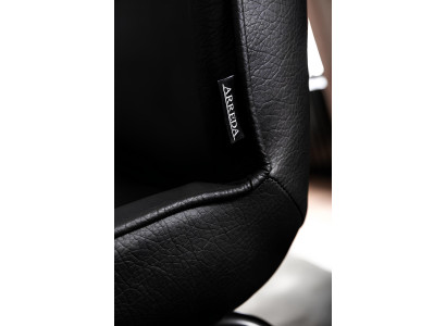 Ylellinen ruokailuryhmä, pöytä 4 kpl taitettavia tuoleja