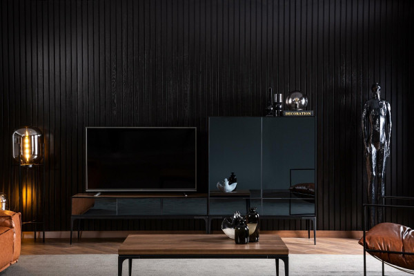 Peili ja musta ja ruskea kaappi olohuoneen huonekalu