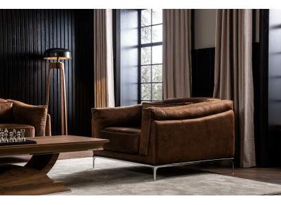 4-osainen sohvasetti pöydällä