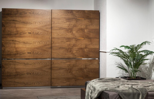 Ylellinen makuuhuonekalusto, lipasto, kaappi, yöpöydät, peili 6 osaa