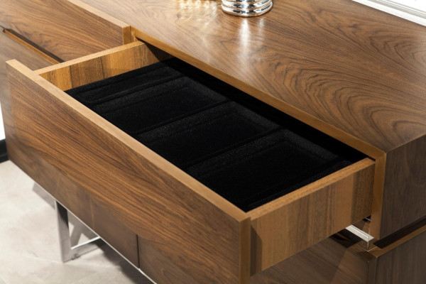 Makuuhuoneen kalustesetti sängyllä, yöpöydillä ja lipastolla, hotellilaatua, 5 osaa