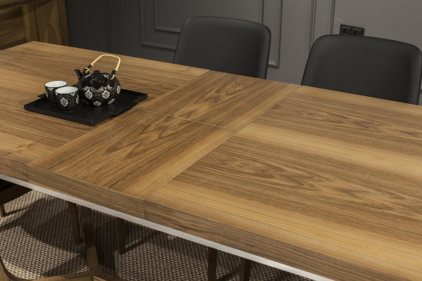 Moderni ja käytännöllinen luksuspuinen ruokapöytä