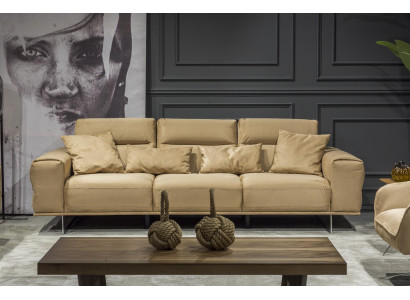 3+1 paikkainen sohvasetti pöydällä