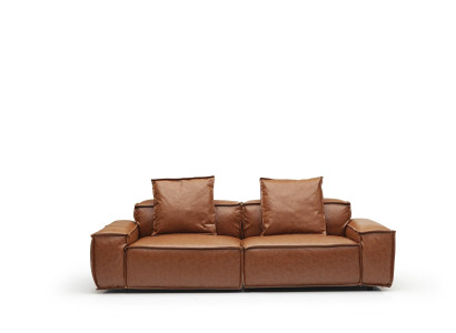 240 cm:n 3 hengen sohva mukavalla ruskealla tyynyllä olohuoneeseen