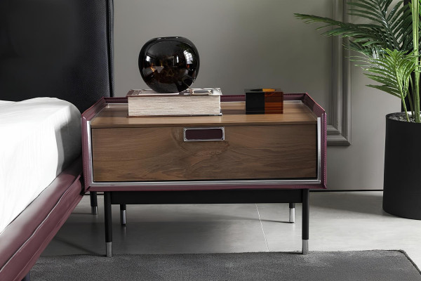 Täydellinen lasikaappi setti makuuhuoneeseen, jossa sänky ja yöpöydät, 4 osaa