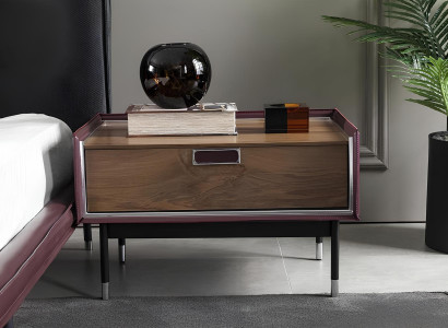 Täydellinen lasikaappi setti makuuhuoneeseen, jossa sänky ja yöpöydät, 4 osaa