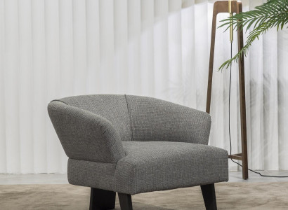 Ylellinen nojatuoli olohuoneeseen