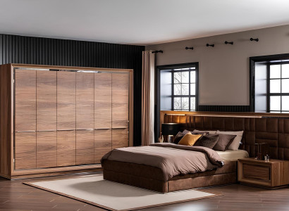 Täydellinen huonekalusetti hotellihuoneeseen, mukava sänky, kaappi, 6 osaa