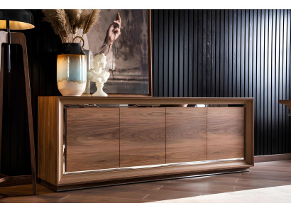 Ruokailuhuoneen kalustesarja, jossa on pöytä ja tuolit