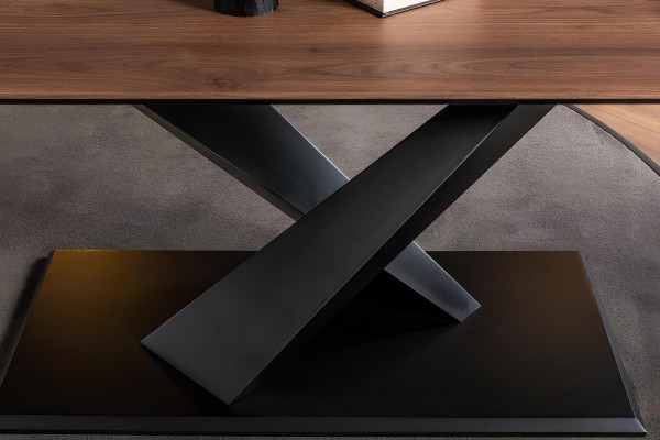 Ruokailuryhmä, jossa pöytä ja 4 tuolia