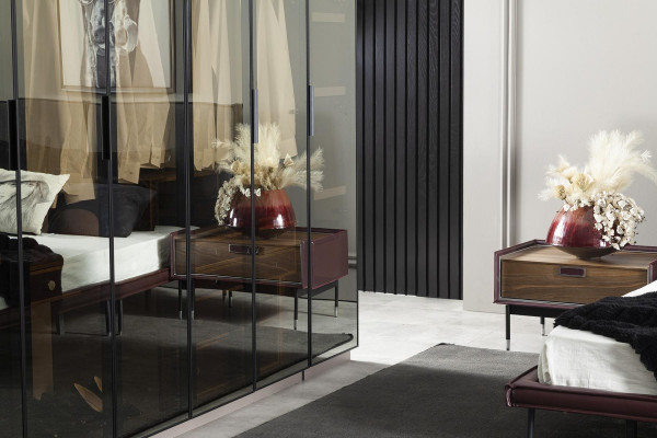 Ylellinen ruskea yöpöytä makuuhuoneeseen, loft-huonekalut, moderni konsoli