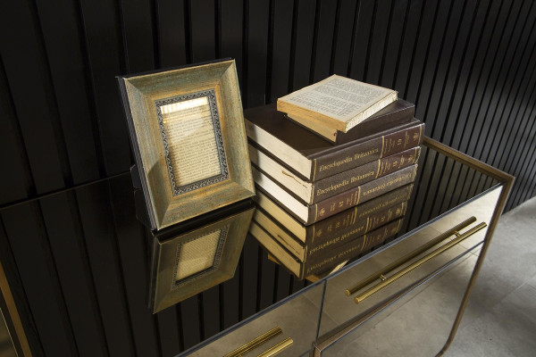 Liikkuva Specchio peilikaappi sivupöytä