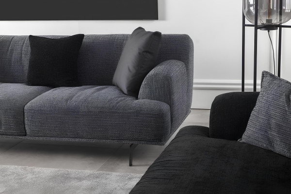 Sohvaryhmä 4+3+1 pöydällä