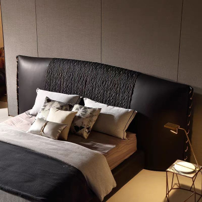 Moderni musta sänky, verhoiltu, ylellinen, eksklusiivinen