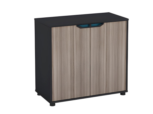 Ruskea ja musta puinen lipasto modernilla ovilla toimistoon