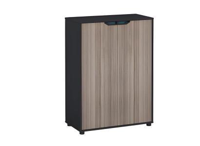 Moderni kommode, jossa on ruskea ja musta puuefekti ja laadukas pinta säilytysdoreilla