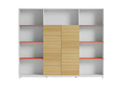 Tyylikäs toimistovalaisin puuhyllyillä ja oransseilla yksityiskohdilla