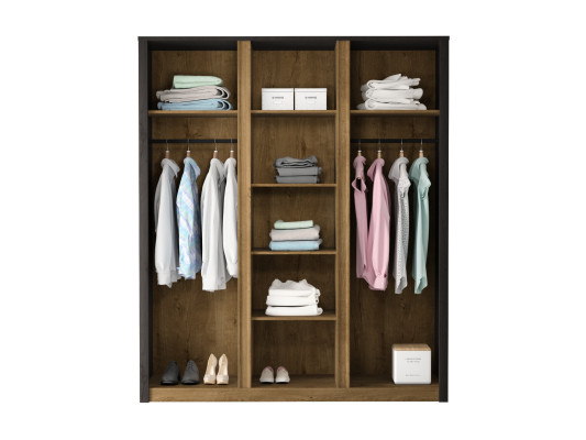 Vaatekaappi huoneeseen puupinnalla