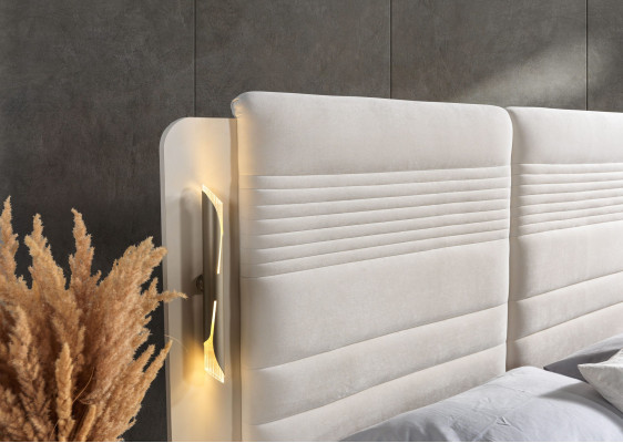 Tyylikäs verhoiltu sänky 3 yöpöydällä, 3 osan sarja