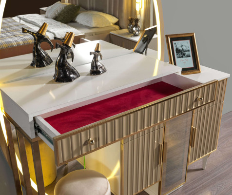 Moderni puinen lipasto peilillä makuuhuoneeseen