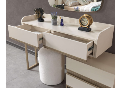 Moderni peili-pöytä