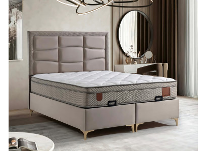 Tyylikäs beige sänky tekstiili- ja puupatjalla