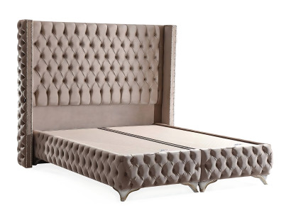 Tyylikäs sänky tekstiilipatjalla beige