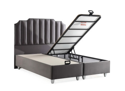 Tyylikäs harmaa sänky tekstiili- ja puupatjalla