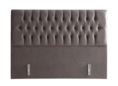 Sängyn pehmeä muotoilu patjan kanssa luo pehmeän tunnelman.