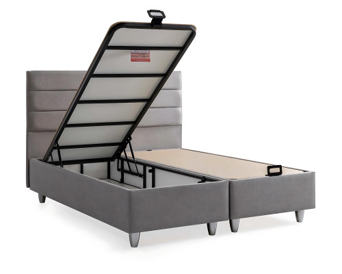 Tyylikäs harmaa sänky tekstiili- ja puupatjalla