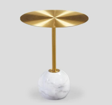 Pieni Pyöreä Sivupöytä Hyllyllä Kultatasaus Design Olohuone
