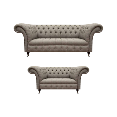 Olohuoneen sohvasarja kolmen hengen sohva kahden hengen sohvalla, designer Chesterfield.