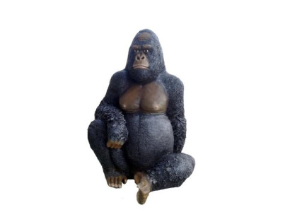 Suloinen abstrakti muotoilija-sulho, figuurin korkeus 110 cm.