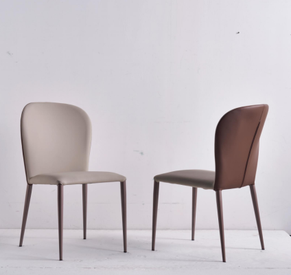 Ruokailuhuoneen huonekalusuunnittelija, beige tuoli, modernit puuhuonekalut, uudet nojatuolit.