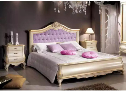 Ylellinen Chesterfield-parisänky makuuhuoneen puuhuonekaluille