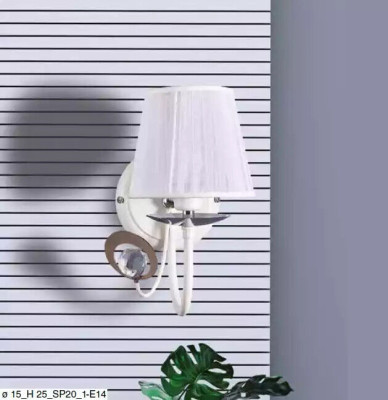 Valkoinen seinakandela, design-luksuslamppu, kattokruunu, klassinen tyyli.