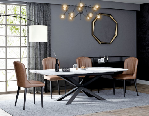 Ruokailuhuoneen design-huonekalut, istuinryhmä: pöytä + 4 nojatuolia, 5-osainen set.