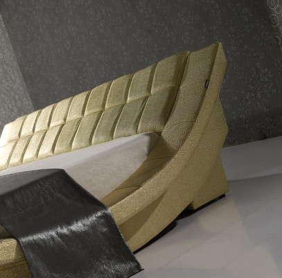 Klassinen hieno kaksipaikkainen Chesterfield-huonekalu tekstiilisohva design ruskea