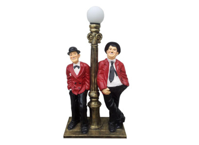 Deko-patsas Lamppu Veistos 110 cm Patsaat Veistokset Charlie Chaplin Valaisin Uusi