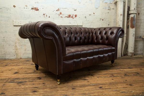 Klassinen verhoiltu huonekalut Chesterfield Brown Sohva tekstiilin nahkakangas -sohva istuin
