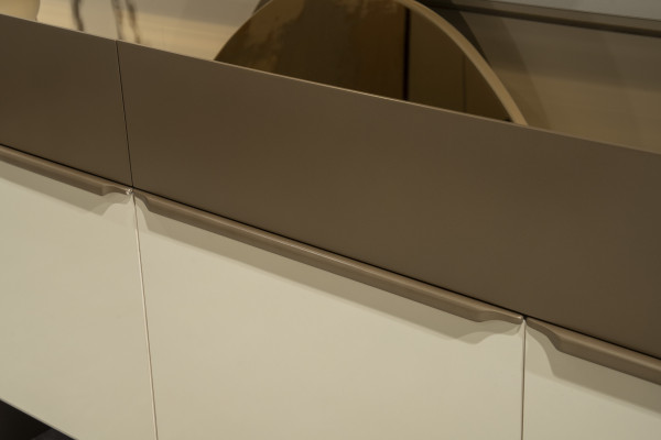 TV-teline Puumöbellyksus Olohuone Olohuoneen seinä Sideboard Design Modern
