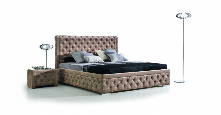 Ylellinen Chesterfield-sänky tyylikkäässä modernissa tyylissä